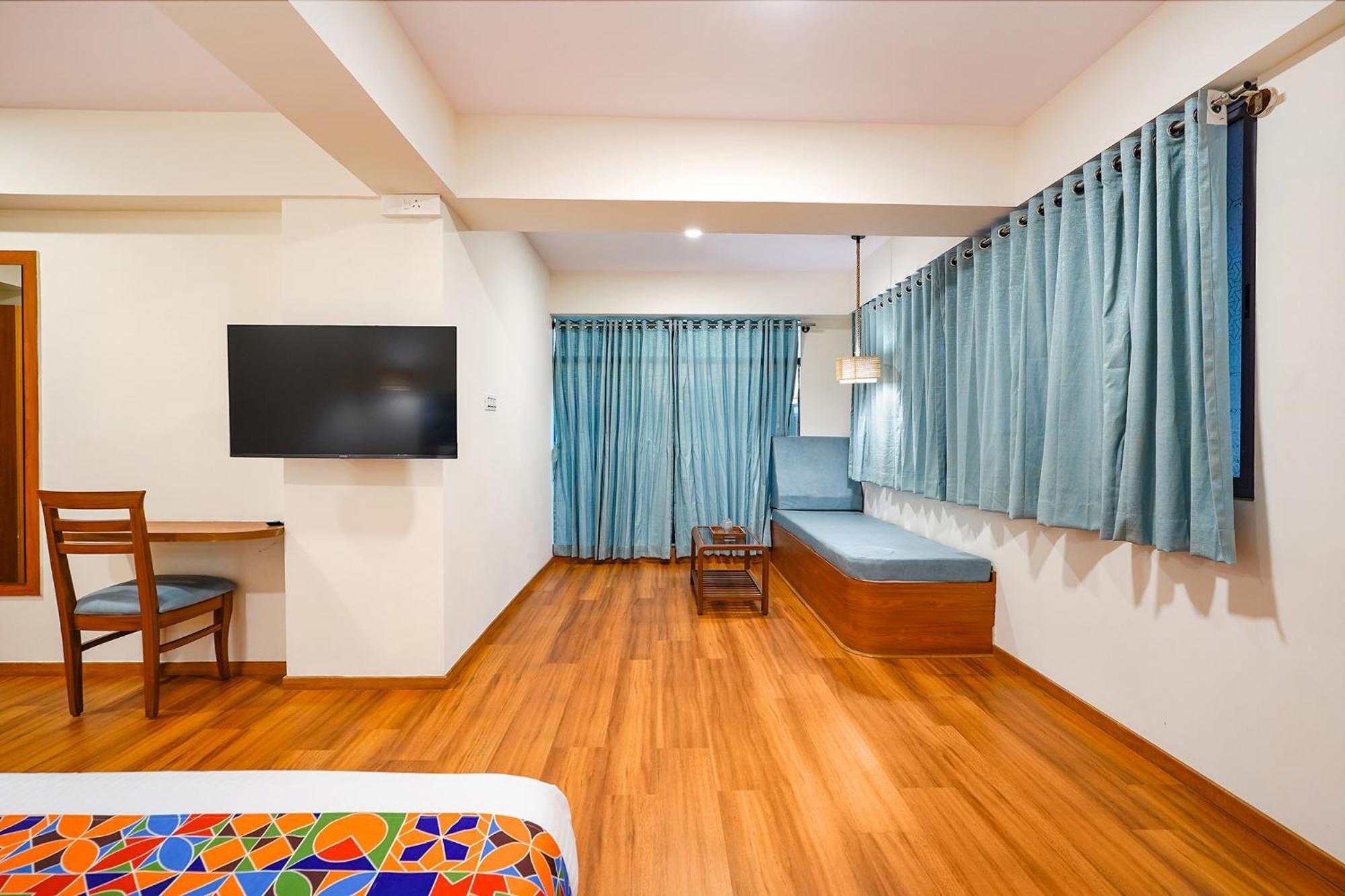 Hotel Hotel Joven'S Central - Brigade Road 4*